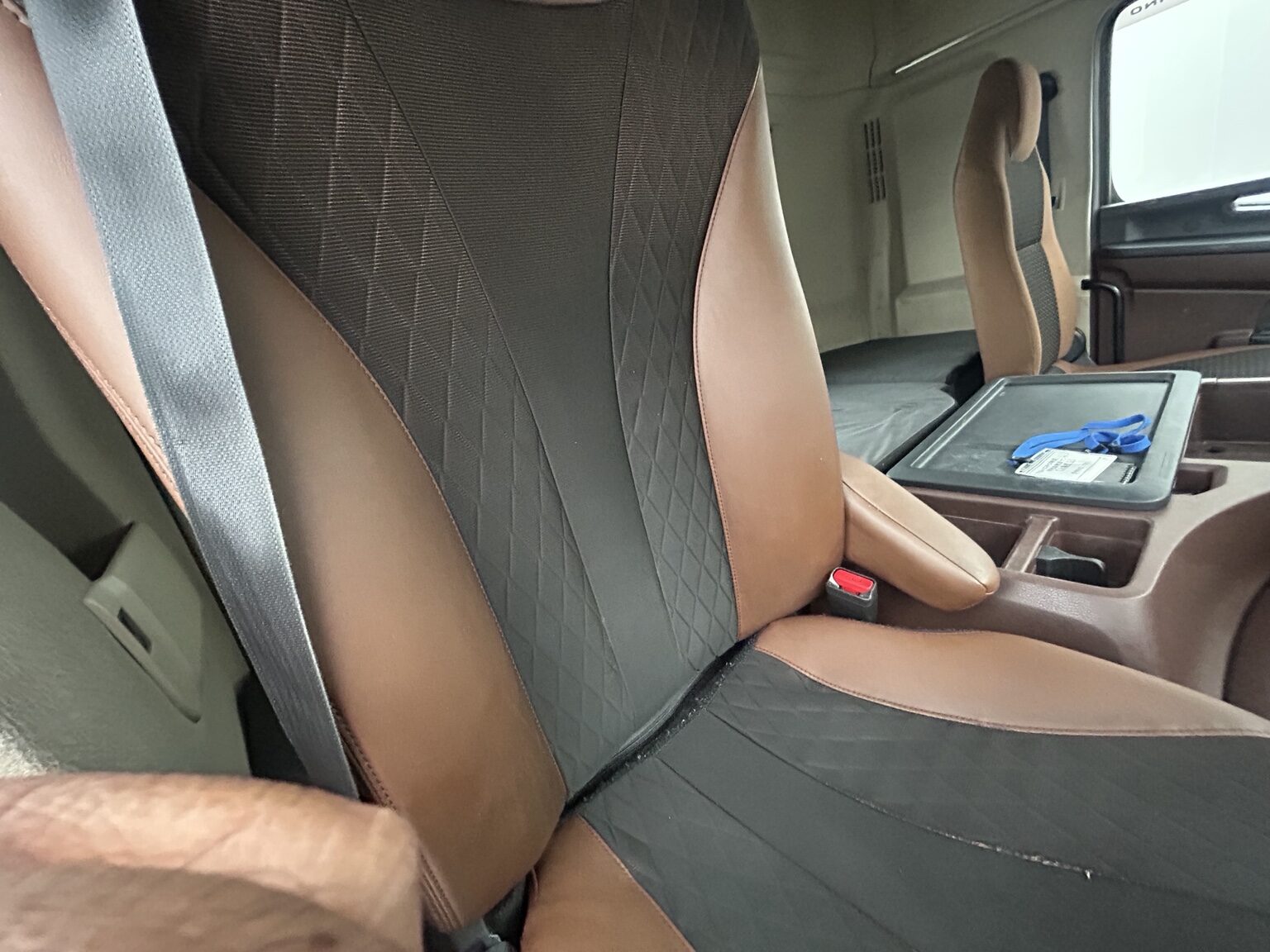 法人車両のシートクリーニング後の施工写真
